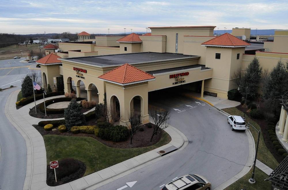 Rodeway Inn & Suites Charles Town Exterior photo