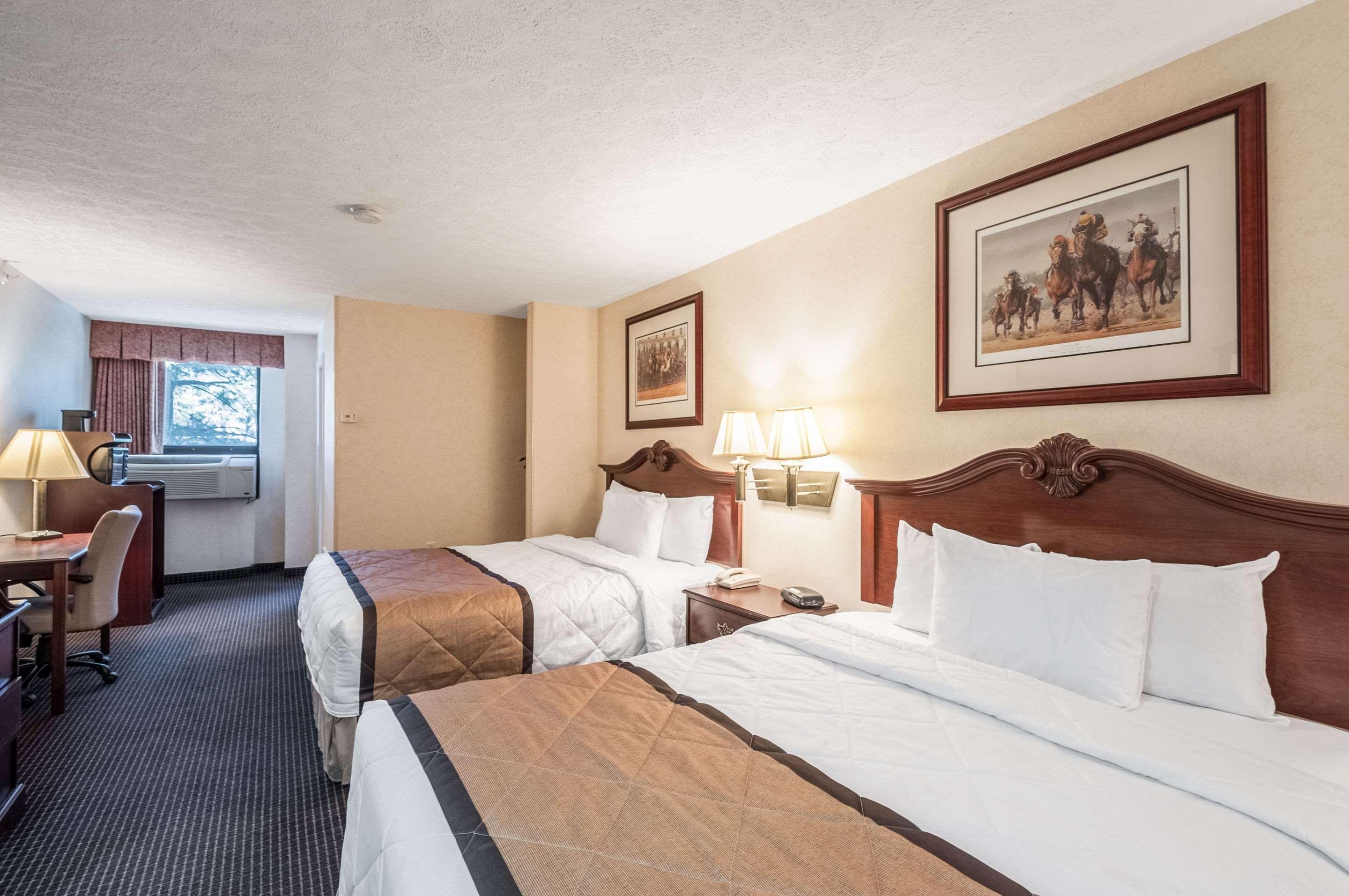 Rodeway Inn & Suites Charles Town Exterior photo
