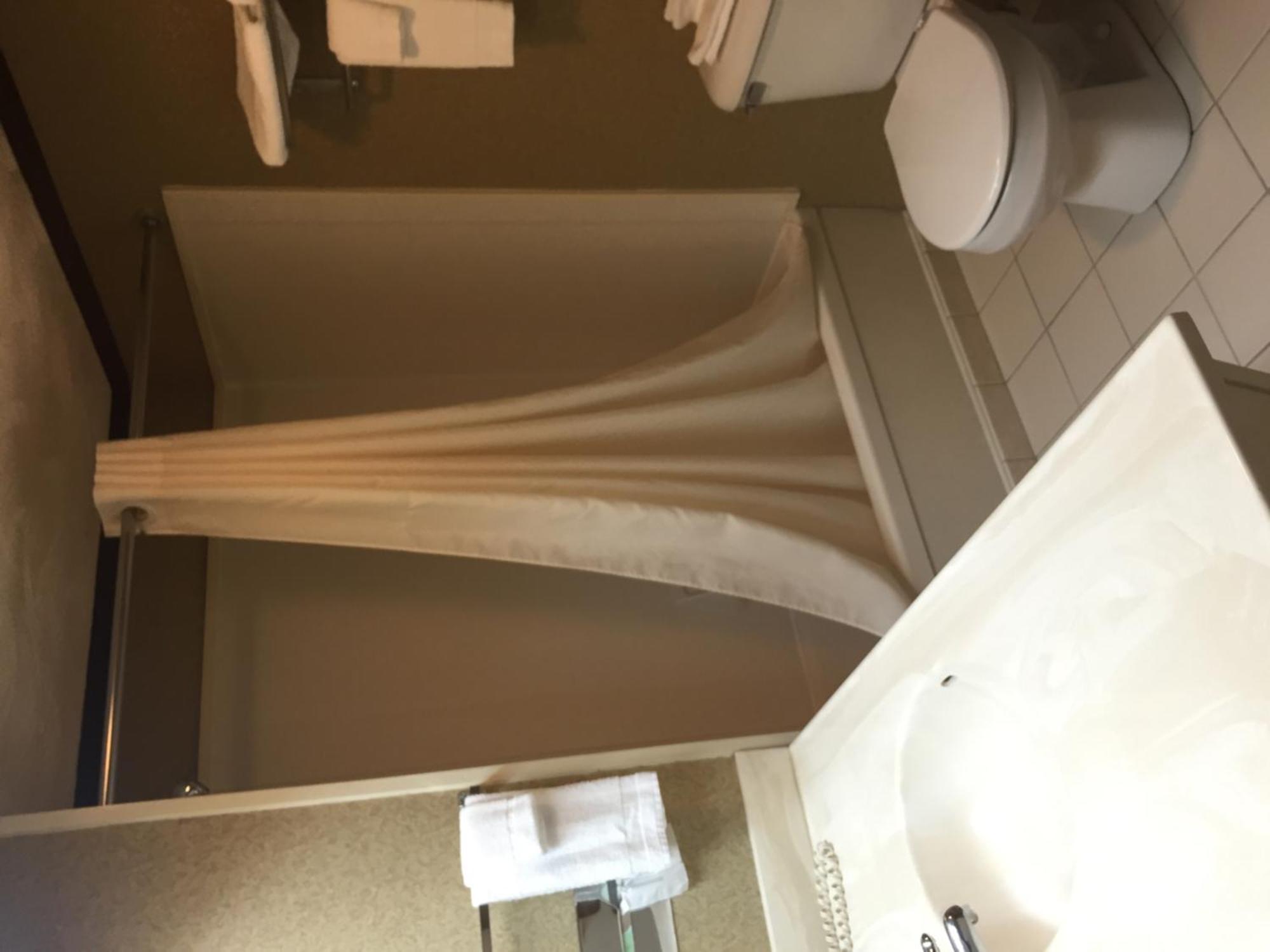 Rodeway Inn & Suites Charles Town Room photo